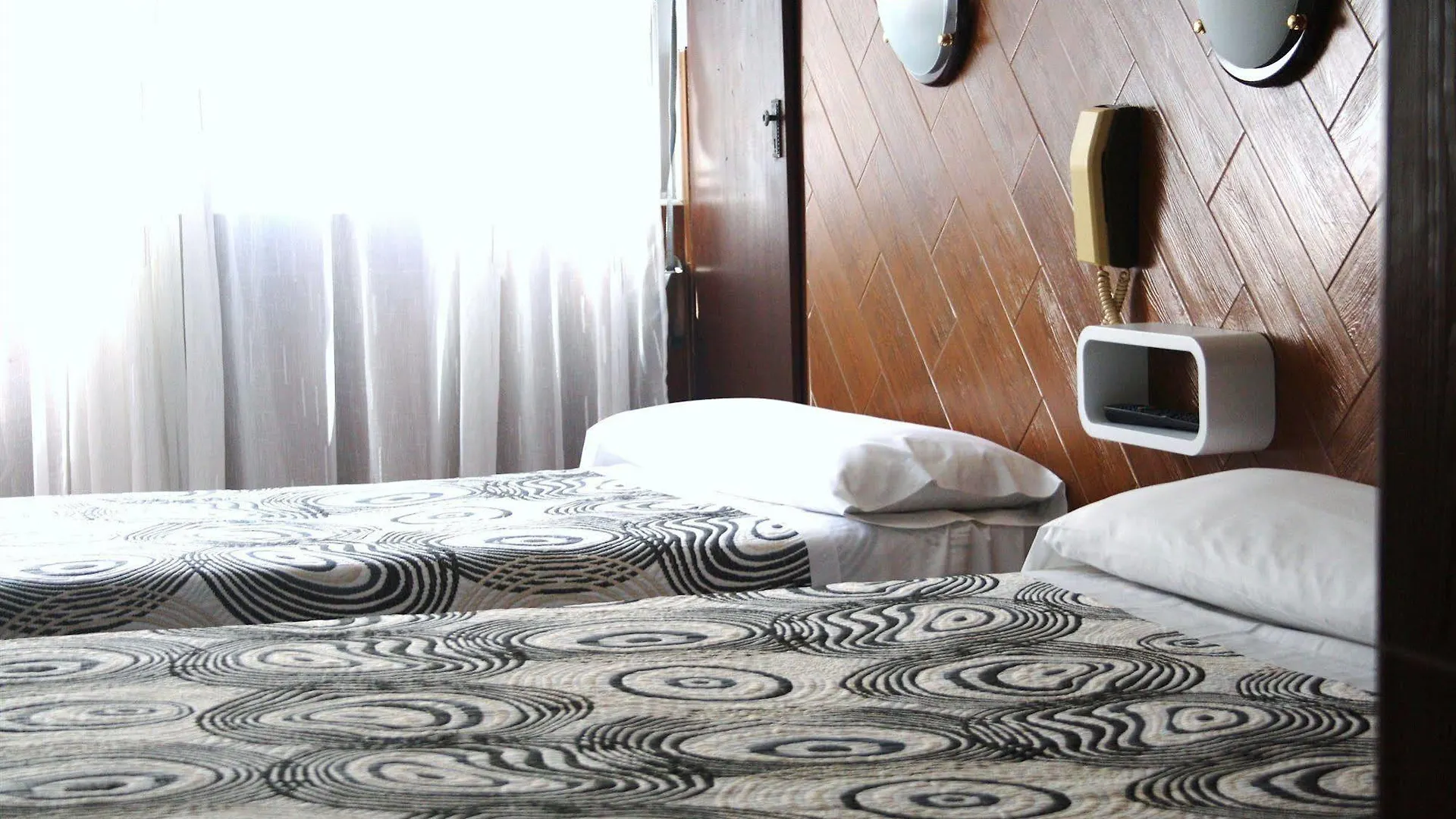 Hostal Sanmar Figueras 2*,  Espagne